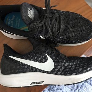 Nike black zoom pegasus 35 running shoes